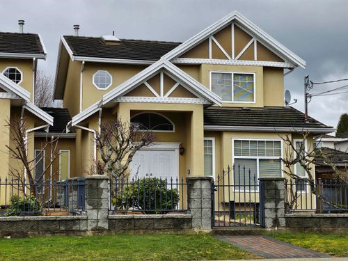 6685 Halifax Street, Home with 4 bedrooms, 3 bathrooms and 2 parking in Burnaby BC | Card Image