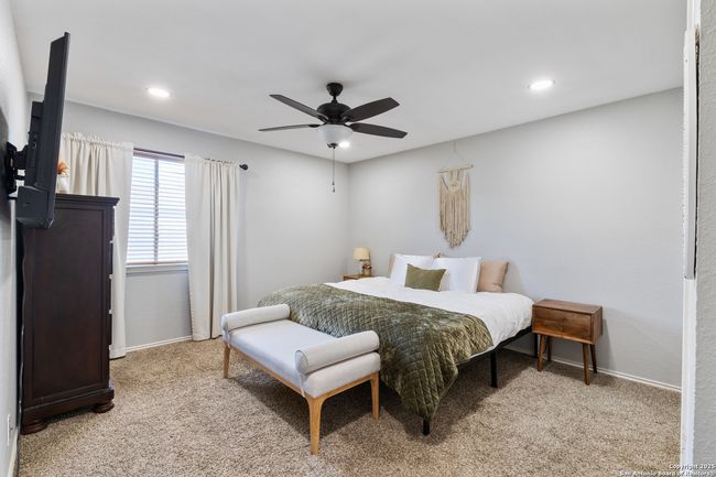 8902 Burnt Path, House other with 3 bedrooms, 3 bathrooms and null parking in Helotes TX | Image 18
