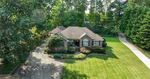 471 W Hunting Ridge Dr, Thomasville, NC, 27360-9414 | Card Image