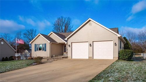 5465 Airwood Dr, Zanesville, OH, 43701-8923 | Card Image