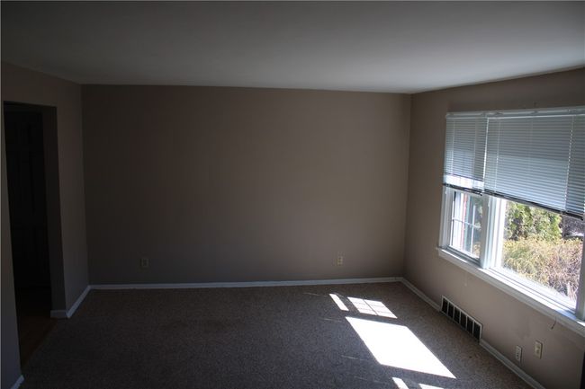 217 S Shady Ave, Condo with 3 bedrooms, 1 bathrooms and 1 parking in Houston PA | Image 7