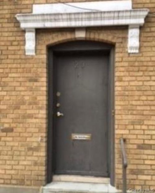 23 Hillside Ave, Williston Park, NY, 11596-2357 | Card Image