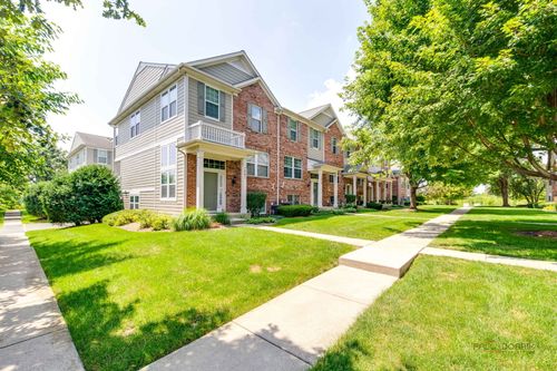 1077 Crane Pt, Elgin, IL, 60124-7885 | Card Image