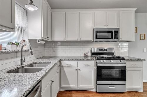 121 None Elwood Dr, Edmond, OK, 73013 | Card Image