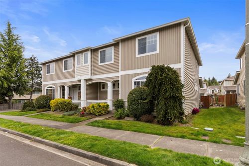 734 Glenmore Loop, Port Orchard, WA, 98366-4004 | Card Image