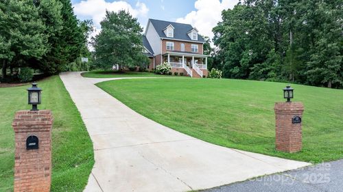 1221 Willow Creek Dr, Newton, NC, 28658-4042 | Card Image