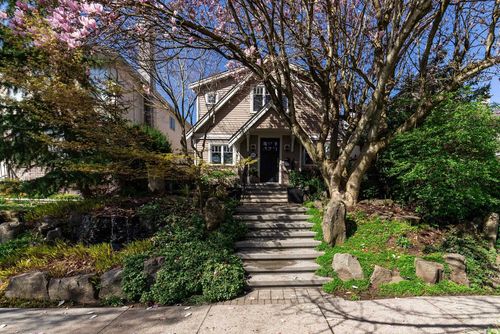 5655 Ontario Street, Vancouver, BC, V5W2L2 | Card Image