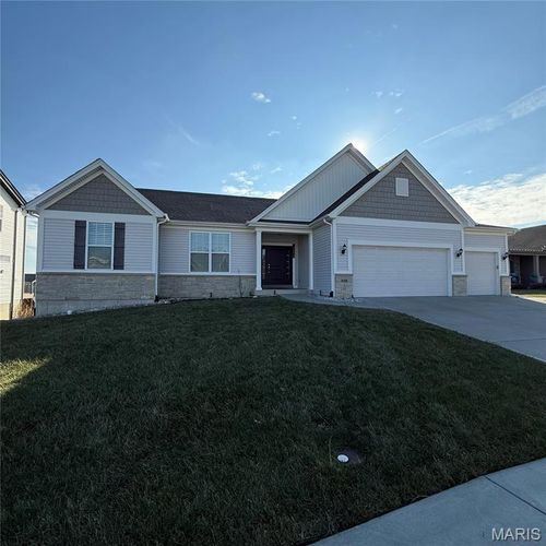226 Castle Stuart Ct, O Fallon, MO, 63368-4207 | Card Image