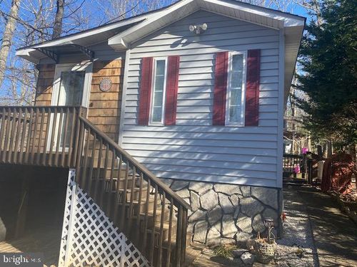 146 Airstream Dr, Copper Hill, VA, 24079-2747 | Card Image