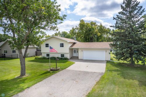 132 5th St N, Casselton, ND, 58012-3118 | Card Image