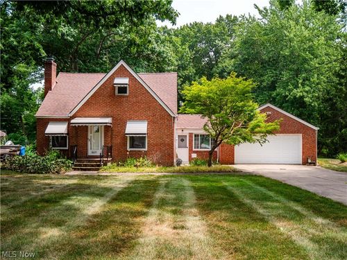 6531 Bonroi Dr, Seven Hills, OH, 44131-3151 | Card Image