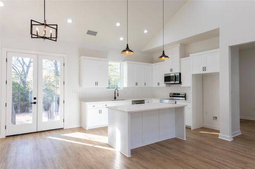 188 Heleakala Dr, Bastrop, TX, 78602-6325 | Card Image