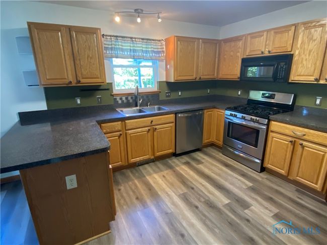 Kitchen | Image 10