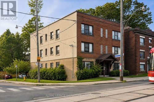 2479 Queen St E, Toronto, ON, M4E1H8 | Card Image