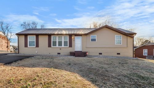 210 Jackson Rd, Clarksville, TN, 37042-6217 | Card Image