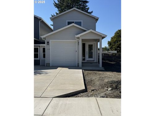 440 W Harrison St, Roseburg, OR, 97471-2915 | Card Image