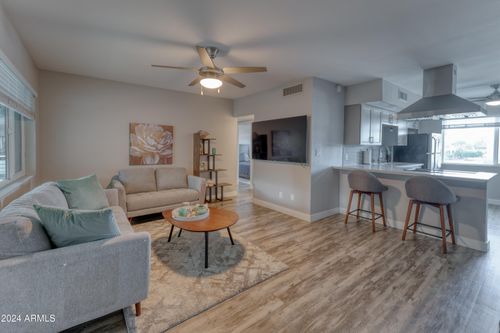 203-721 E Montebello Ave, Phoenix, AZ, 85014-2522 | Card Image
