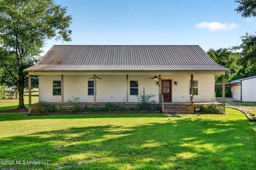 18 Harbor Ln, Carriere, MS, 39426-7354 | Card Image