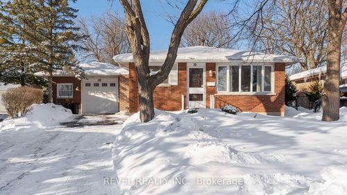 19 Hines Cres, London, ON, N6C3A2 | Card Image