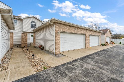 186 Mallard Pointe Drive, Valparaiso, IN, 46385 | Card Image