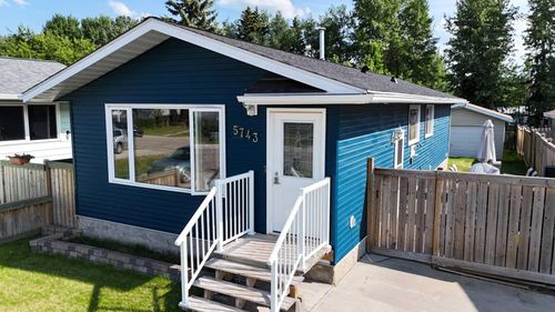 5743 9 Ave, Edson, AB, T7E1J3 | Card Image