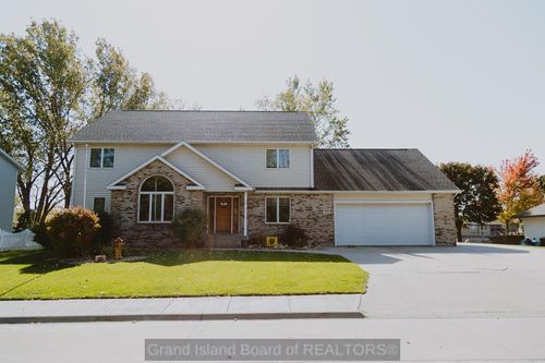 1803 Bass Rd, Grand Island, NE, 68801-8810 | Card Image
