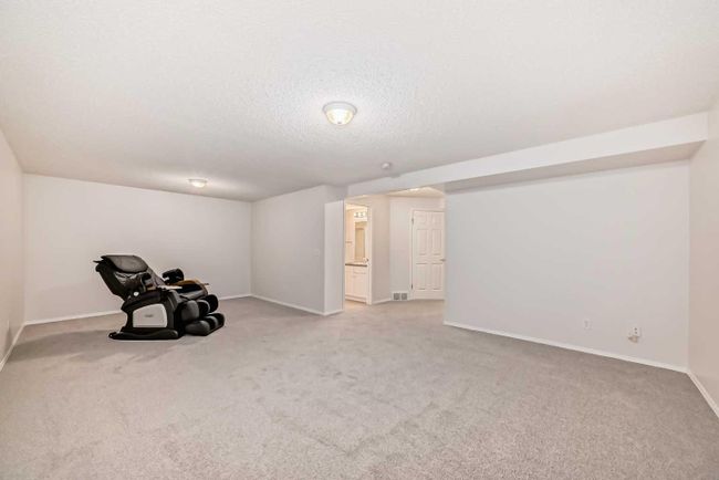 90 Valley Ridge Heights Nw, Home with 2 bedrooms, 3 bathrooms and 4 parking in Calgary AB | Image 44