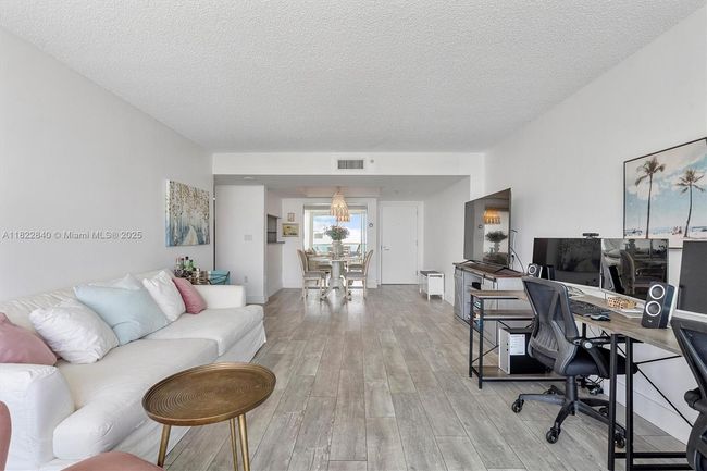 APT-1101 - 1830 S Ocean Dr, Condo with 3 bedrooms, 3 bathrooms and null parking in Hallandale Beach FL | Image 7