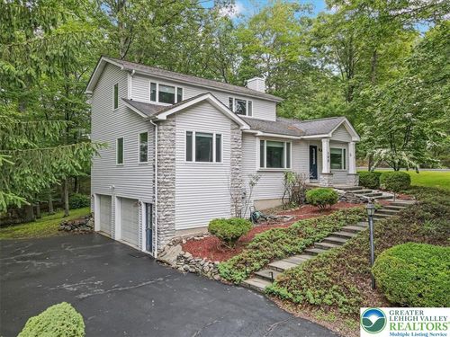 106 Legends Ct, East Stroudsburg, PA, 18302-6686 | Card Image