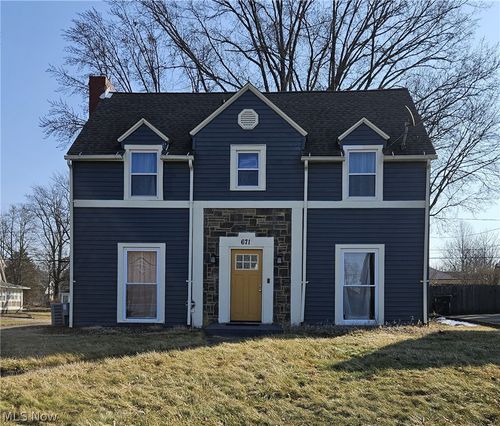 671 Moreley Ave, Akron, OH, 44320-2045 | Card Image