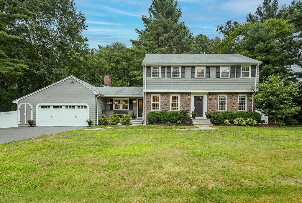 Cedar Ln, Medfield, MA 02052
