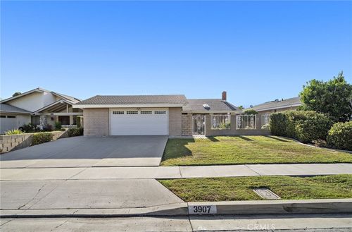 3907 Madonna Dr, Fullerton, CA, 92835-1229 | Card Image