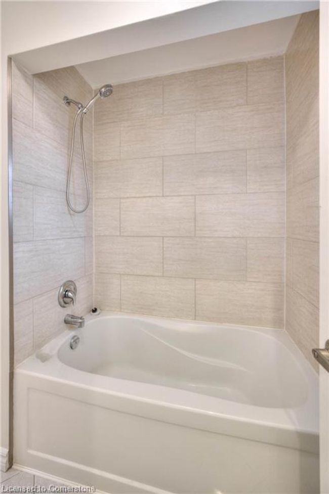 33 Golf Course Rd, House other with 3 bedrooms, 1 bathrooms and 6 parking in Conestogo ON | Image 44