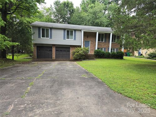 634 Sweetgum Ln, Charlotte, NC, 28211-5431 | Card Image