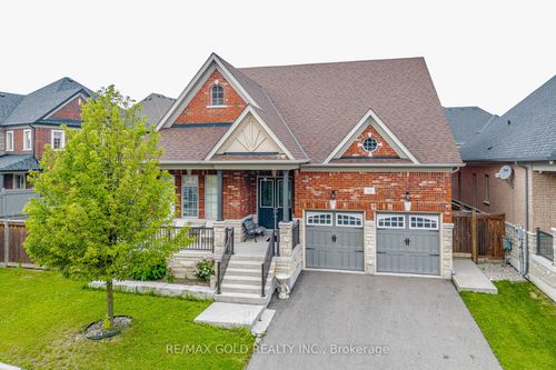 10 Falkland Rd, Brampton, ON, L6P4C3 | Card Image