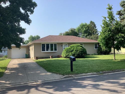 1018 Crestview Rd, Albert Lea, MN, 56007-3535 | Card Image