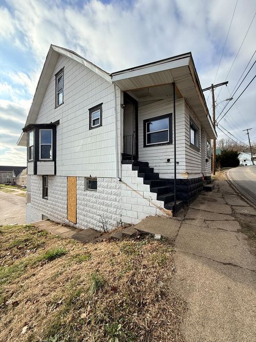 507 Mill St, Middleport, OH, 45760-1185 | Card Image