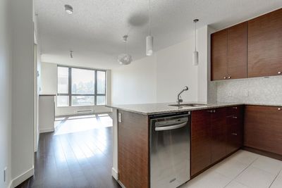 709 - 110 Brew St, Condo with 1 bedrooms, 1 bathrooms and 1 parking in Port Moody BC | Image 2