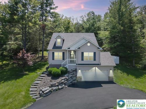 401 Pierce Ln, East Stroudsburg, PA, 18301-7972 | Card Image