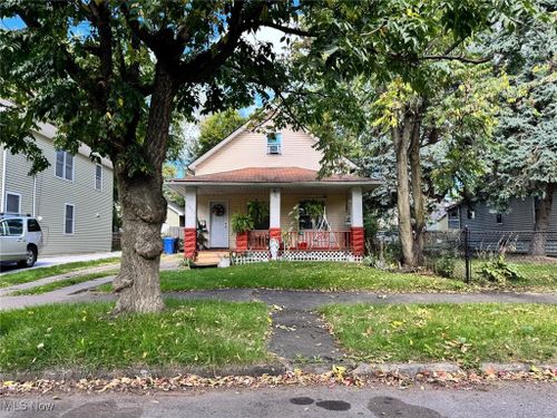 6812 Lawn Avenue, Cleveland, OH, 44102 | Card Image