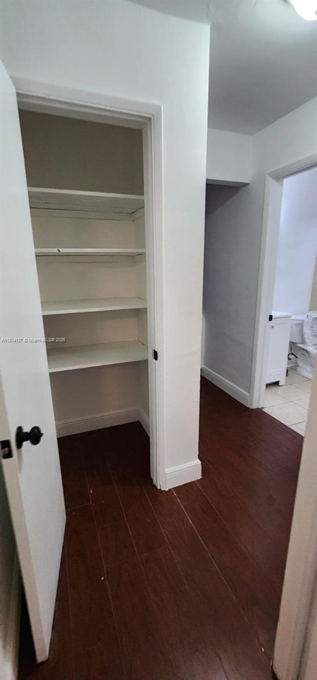 B - 371 Ne 57 Th Ct, Home with 2 bedrooms, 1 bathrooms and null parking in Oakland Park FL | Image 5