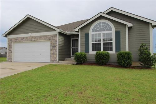 16209 Margie Ln, Basehor, KS, 66007-9717 | Card Image