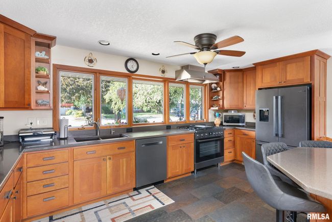 1419 3 Rd St, House other with 3 bedrooms, 4 bathrooms and null parking in Camanche IA | Image 10