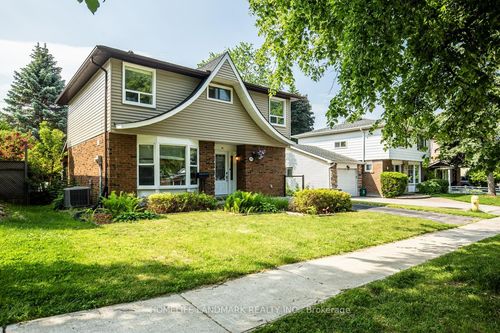 915 Harding St, Whitby, ON, L1N1Y6 | Card Image