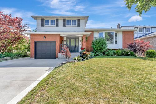 23 Meadowbrook Dr, Kitchener, ON, N2N1E5 | Card Image