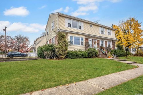 159 Collins Avenue, Williston Park, NY, 11596 | Card Image