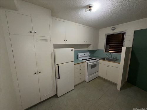 5-818 University Avenue, Honolulu, HI, 96826 | Card Image