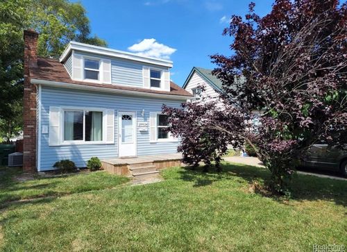 28824 Birchlawn St, Garden City, MI, 48135-2489 | Card Image