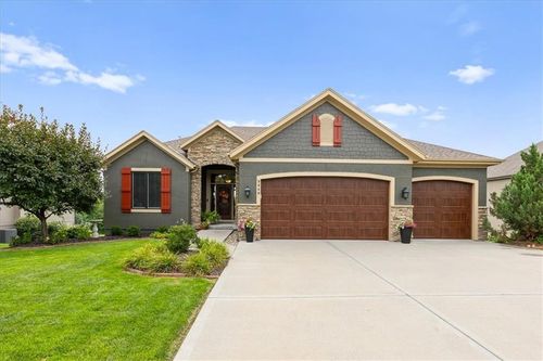 9949 Warwick St, Lenexa, KS, 66220-8705 | Card Image