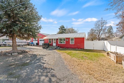 1316 S 38th Ave, Yakima, WA, 98902-4854 | Card Image